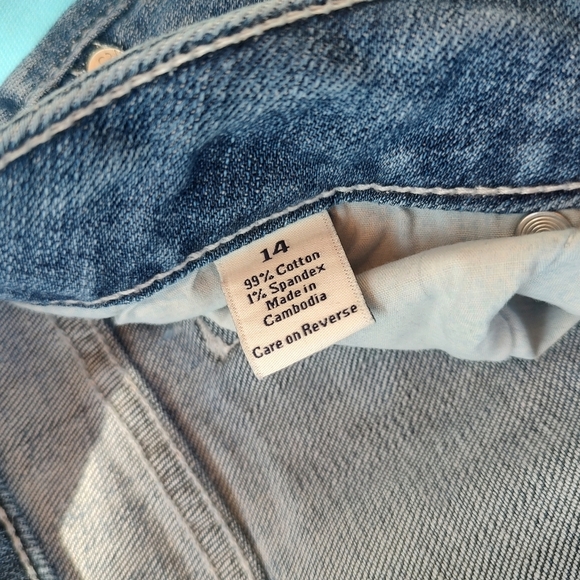 Simply Vera Wang Straight Size 14 Distressed Jeans! - Picture 4 of 14